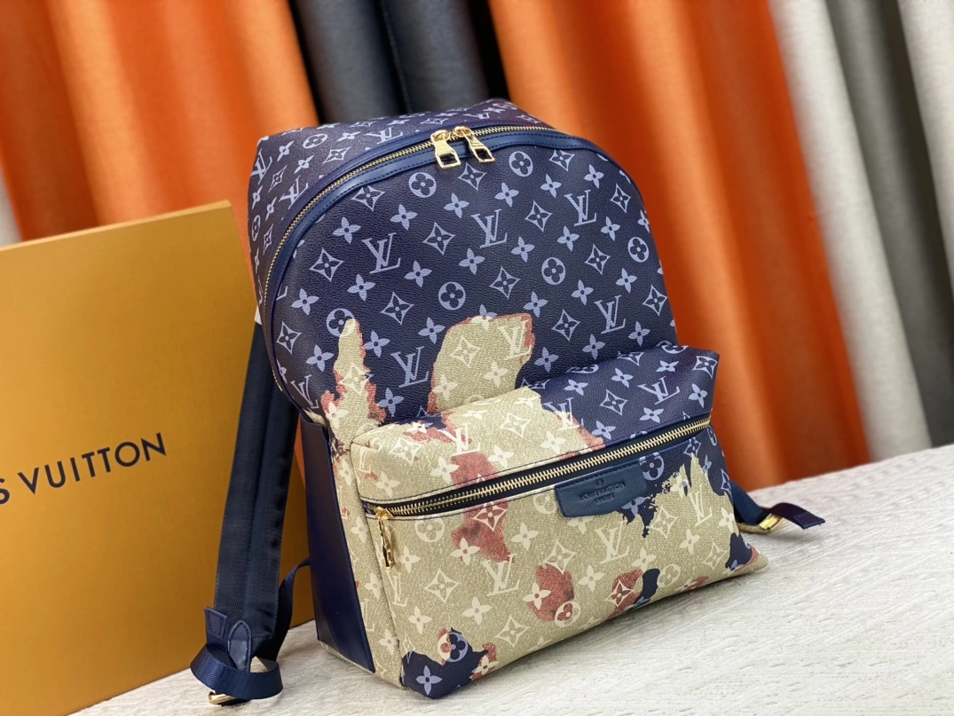 Louis Vuitton AAA Quality Backpacks For Unisex Trendsetting 1271