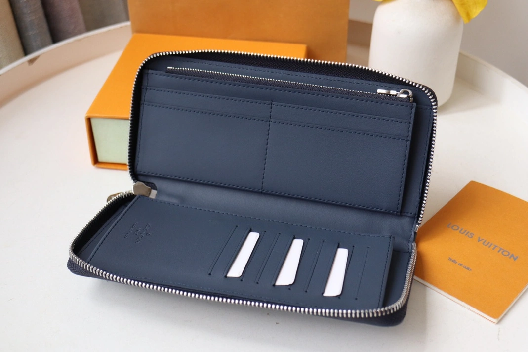 Louis Vuitton AAA Quality Card Case EasyMatch 1122 - Image 5