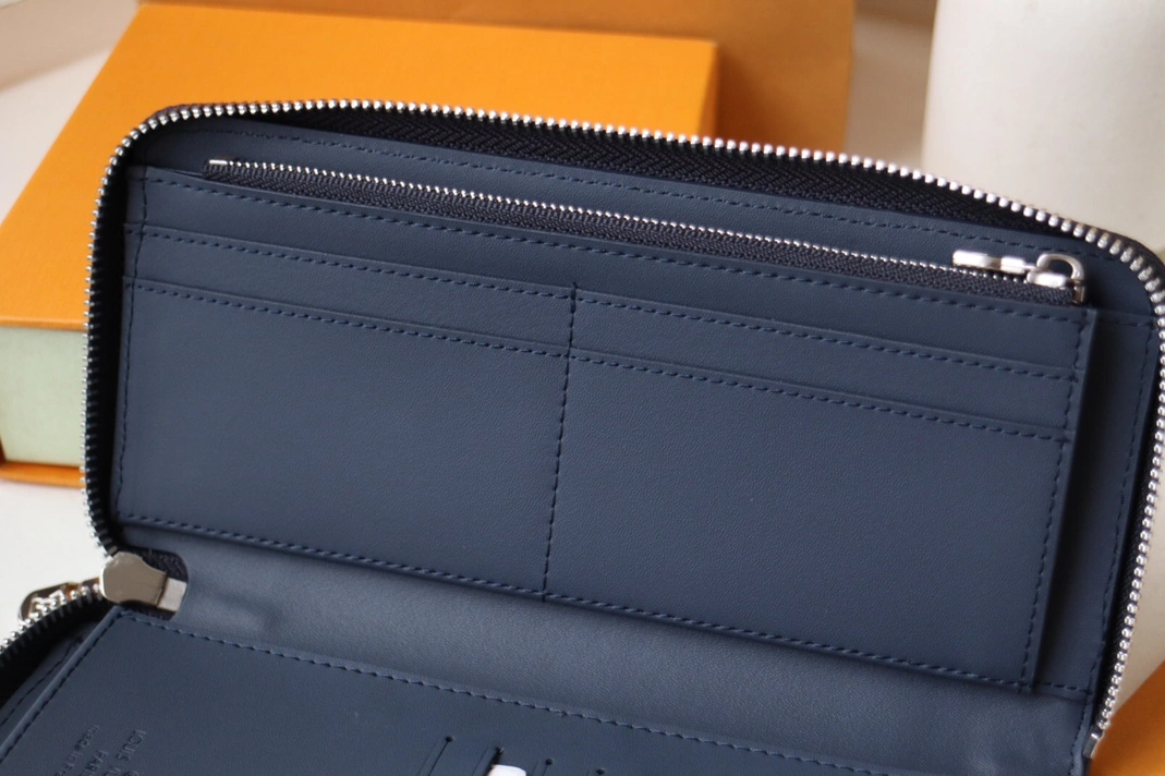 Louis Vuitton AAA Quality Card Case EasyMatch 1122 - Image 6