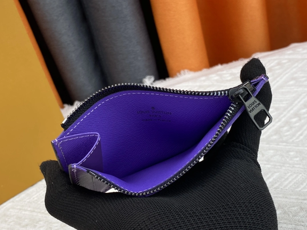 Louis Vuitton AAA Quality Card Case For Unisex Elegant 7238 - Image 7