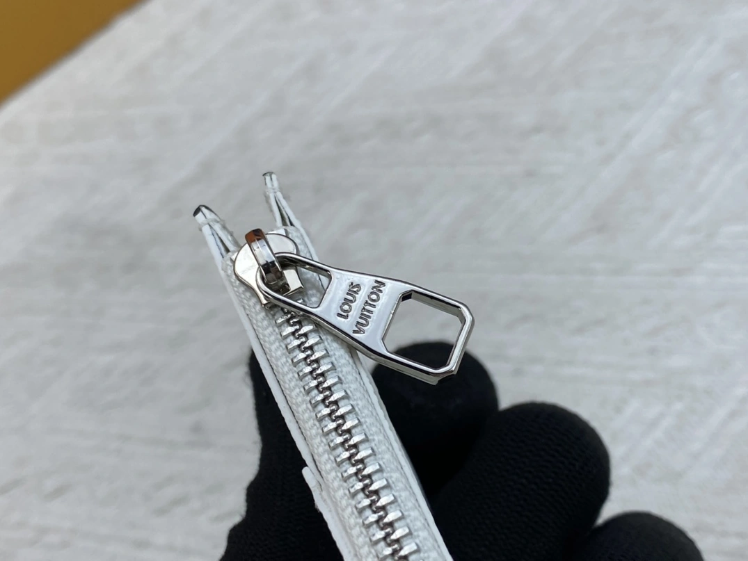 Louis Vuitton AAA Quality Card Case For Unisex Functional 3562 - Image 6