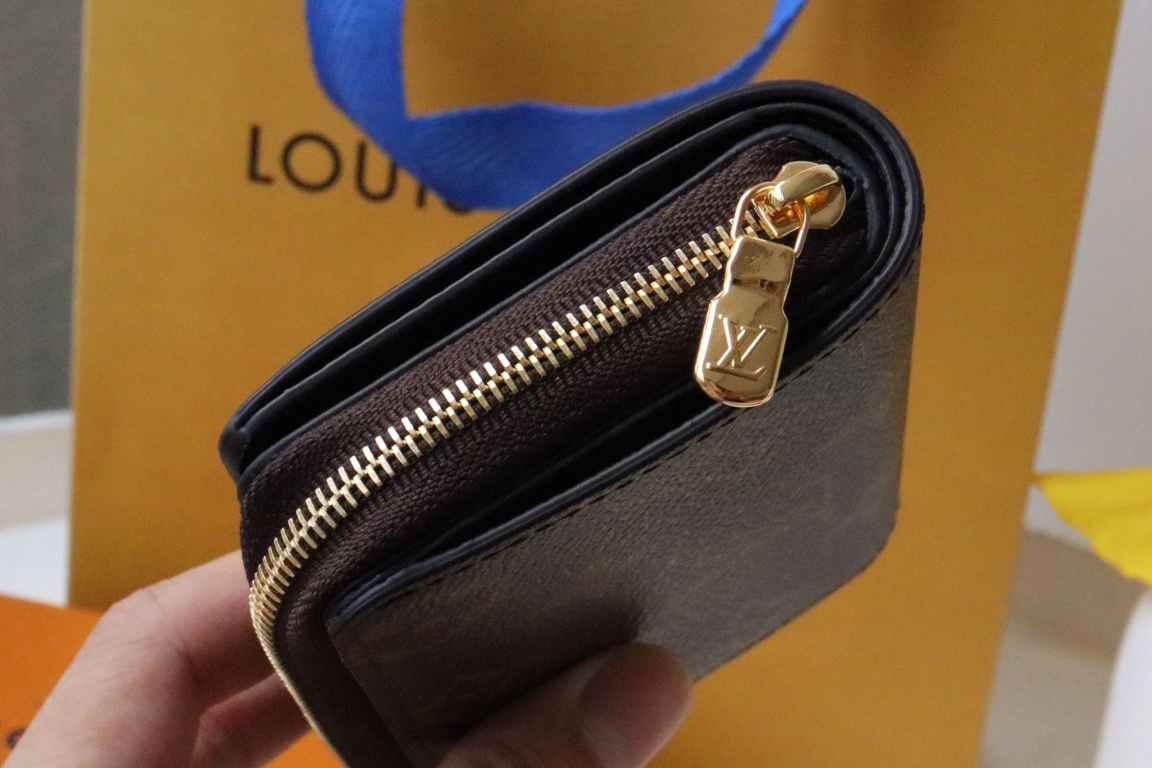 Louis Vuitton AAA Quality Card Case GoAnywhere 6363 - Image 5