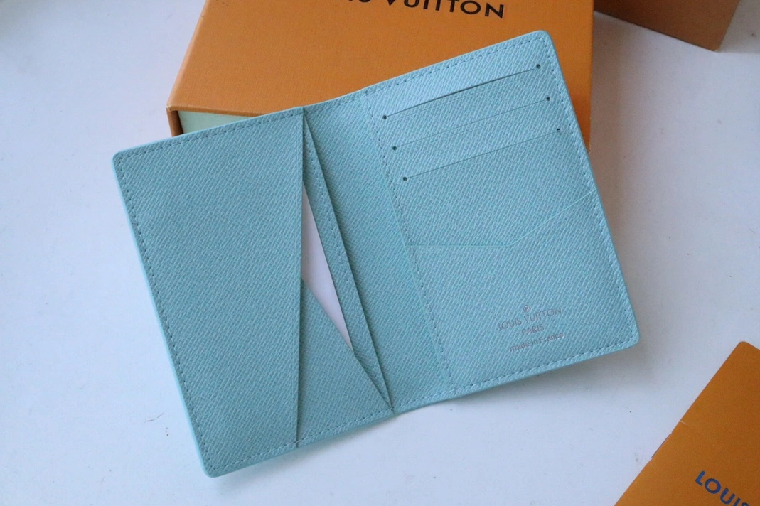 Louis Vuitton AAA Quality Card Case NewStyle 8021 - Image 5