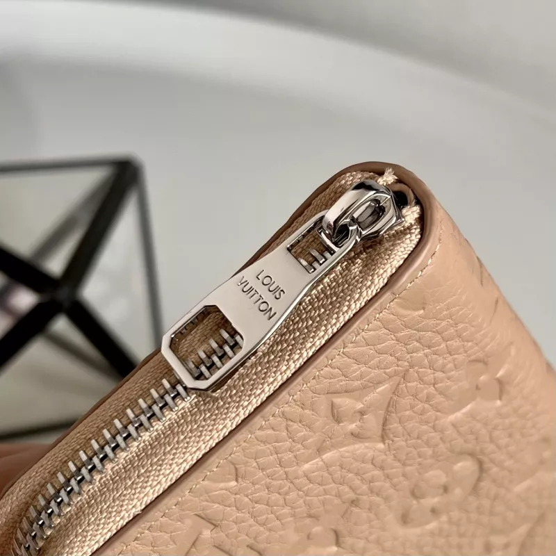 Louis Vuitton AAA Quality Card Case Popular 5786 - Image 4