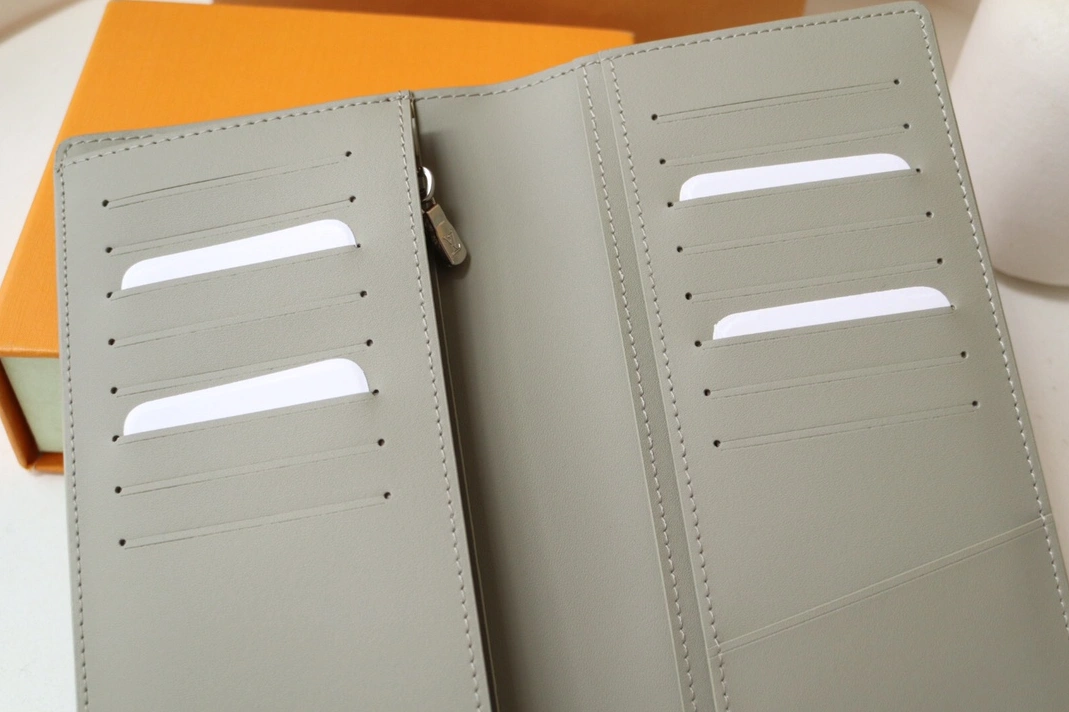 Louis Vuitton AAA Quality Card Case Timeless 8269 - Image 6