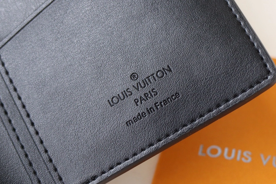 Louis Vuitton AAA Quality Card Case Versatile 7112 - Image 5