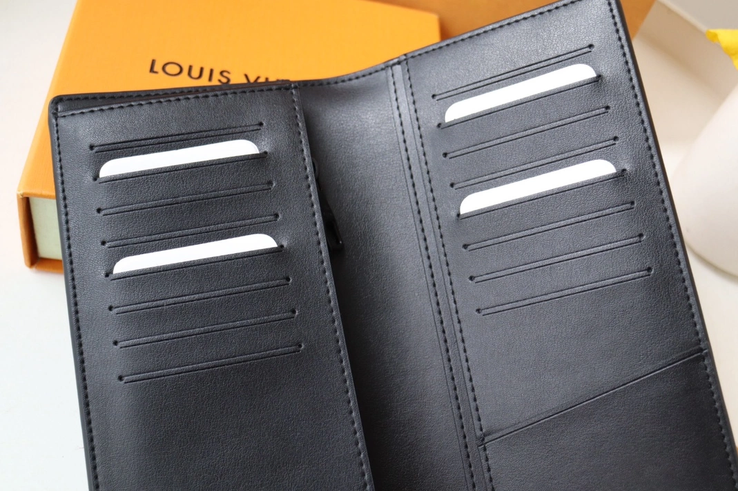 Louis Vuitton AAA Quality Card Case Versatile 7112 - Image 6