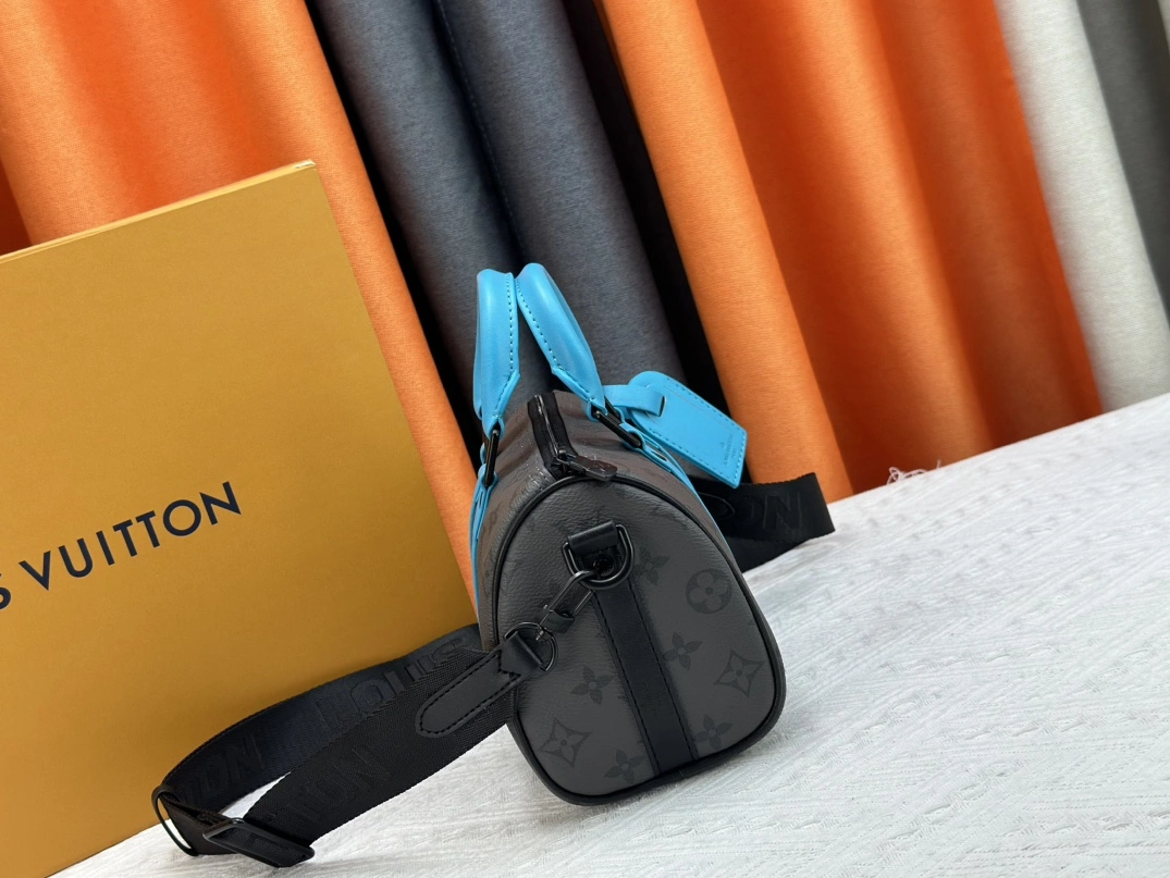 Louis Vuitton AAA Quality Handbags For Unisex EasyMatch 9623 - Image 3