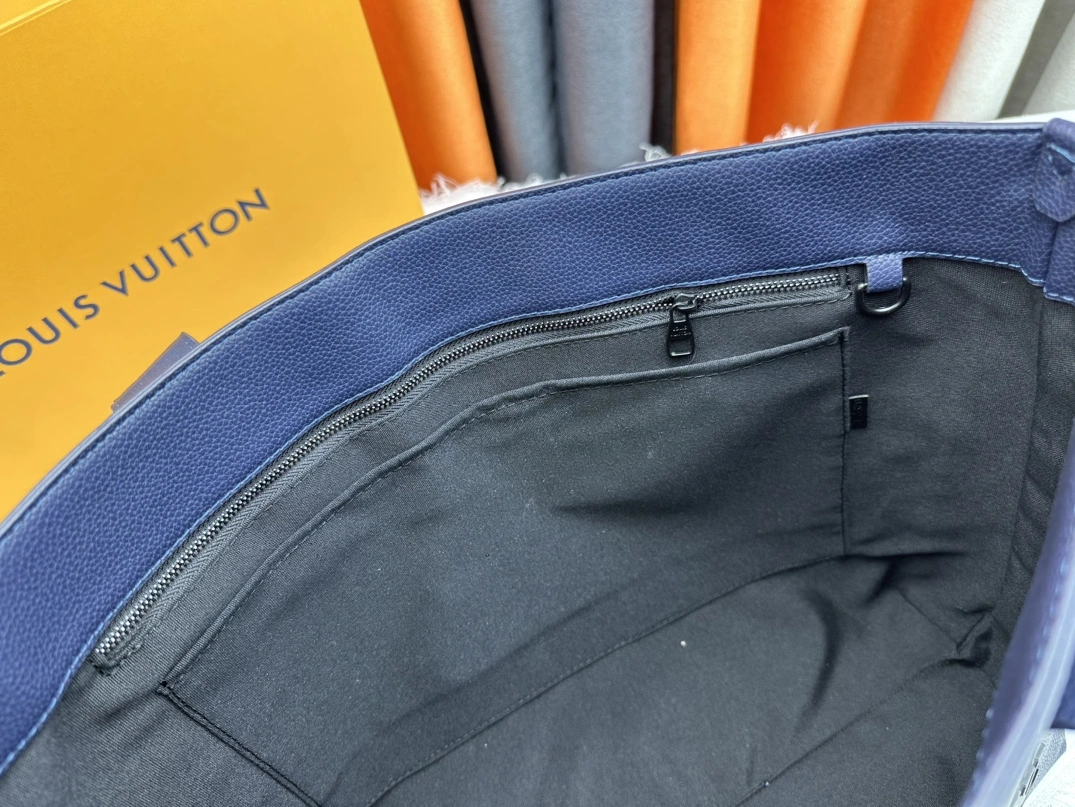 Louis Vuitton AAA Quality Handbags For Unisex Timeless 1521 - Image 8