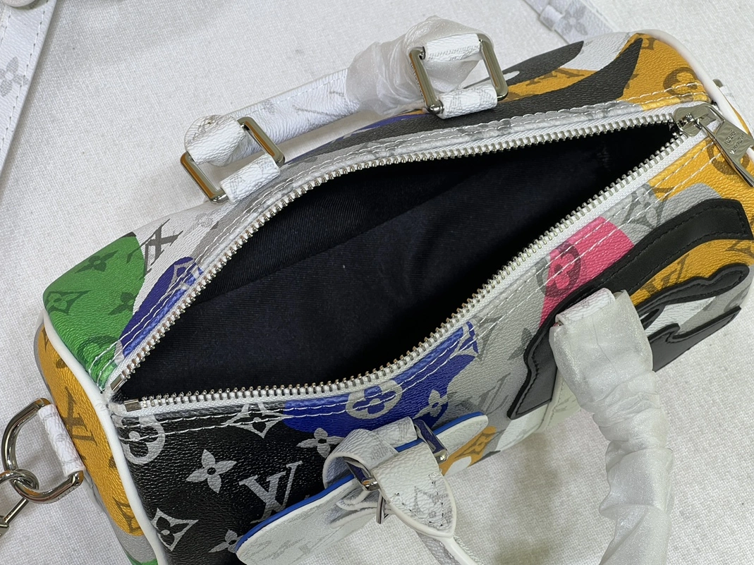 Louis Vuitton AAA Quality Handbags For Women Comfortable 9025 - Image 8