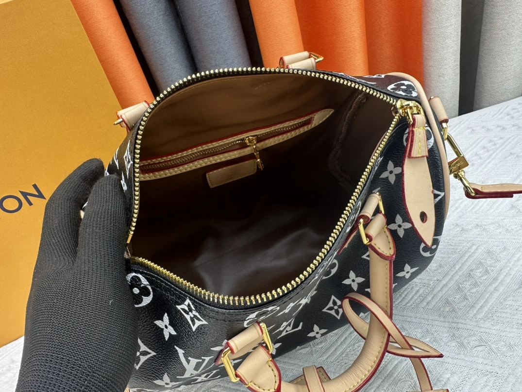 Louis Vuitton AAA Quality Handbags For Women Elegant 1747 - Image 8