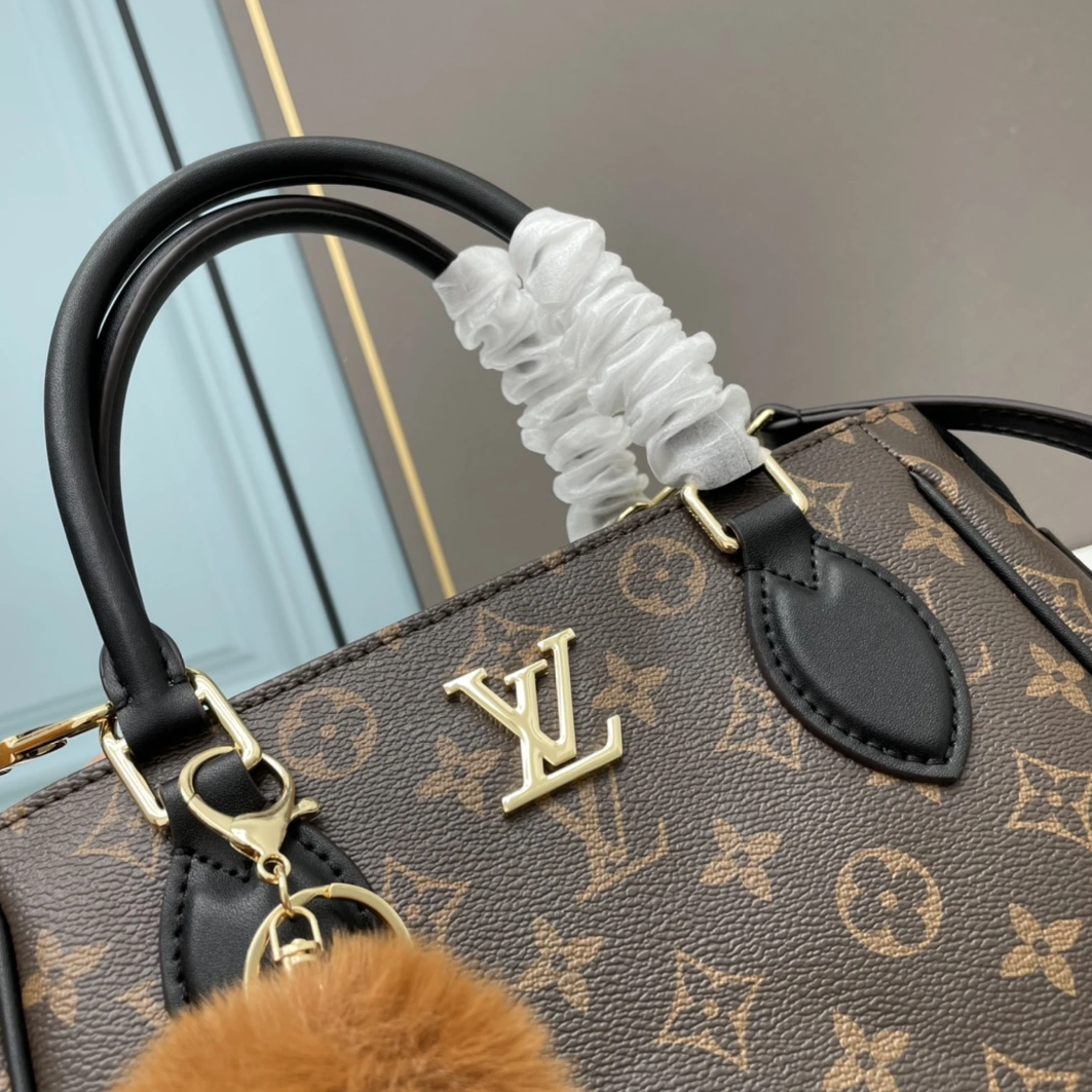 Louis Vuitton AAA Quality Handbags For Women Minimalist 5709 - Image 4