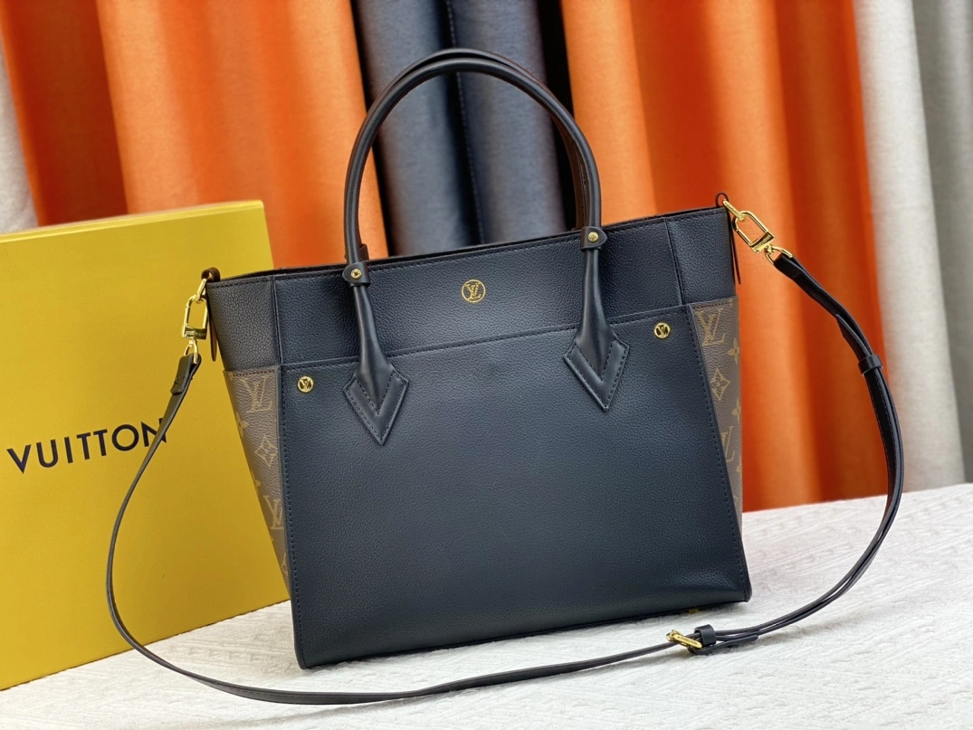 Louis Vuitton AAA Quality Handbags For Women Minimalist 9127 - Image 3