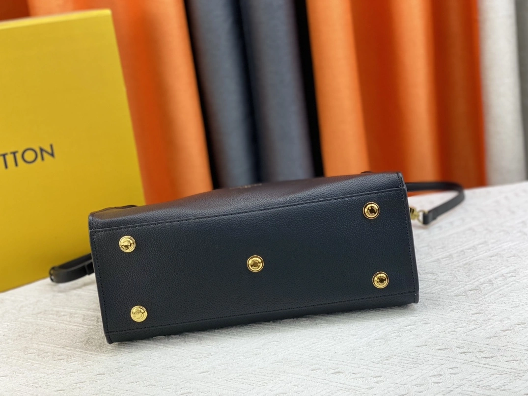 Louis Vuitton AAA Quality Handbags For Women Minimalist 9127 - Image 4