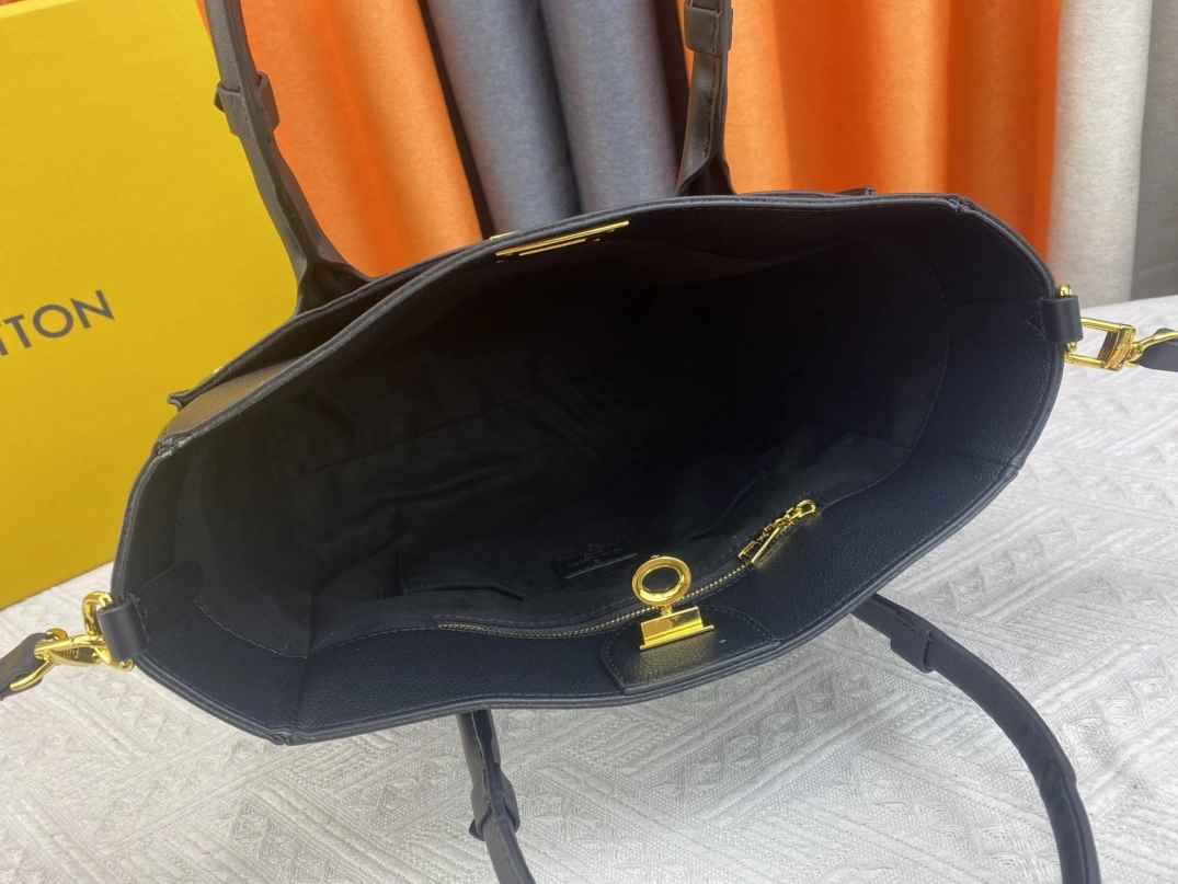 Louis Vuitton AAA Quality Handbags For Women Minimalist 9127 - Image 7