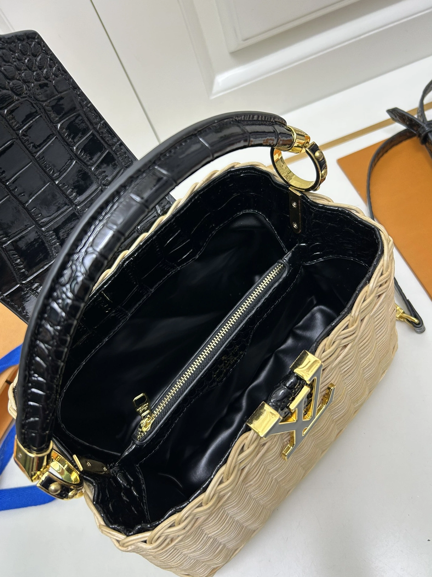 Louis Vuitton AAA Quality Handbags For Women Vibrant 4449 - Image 8