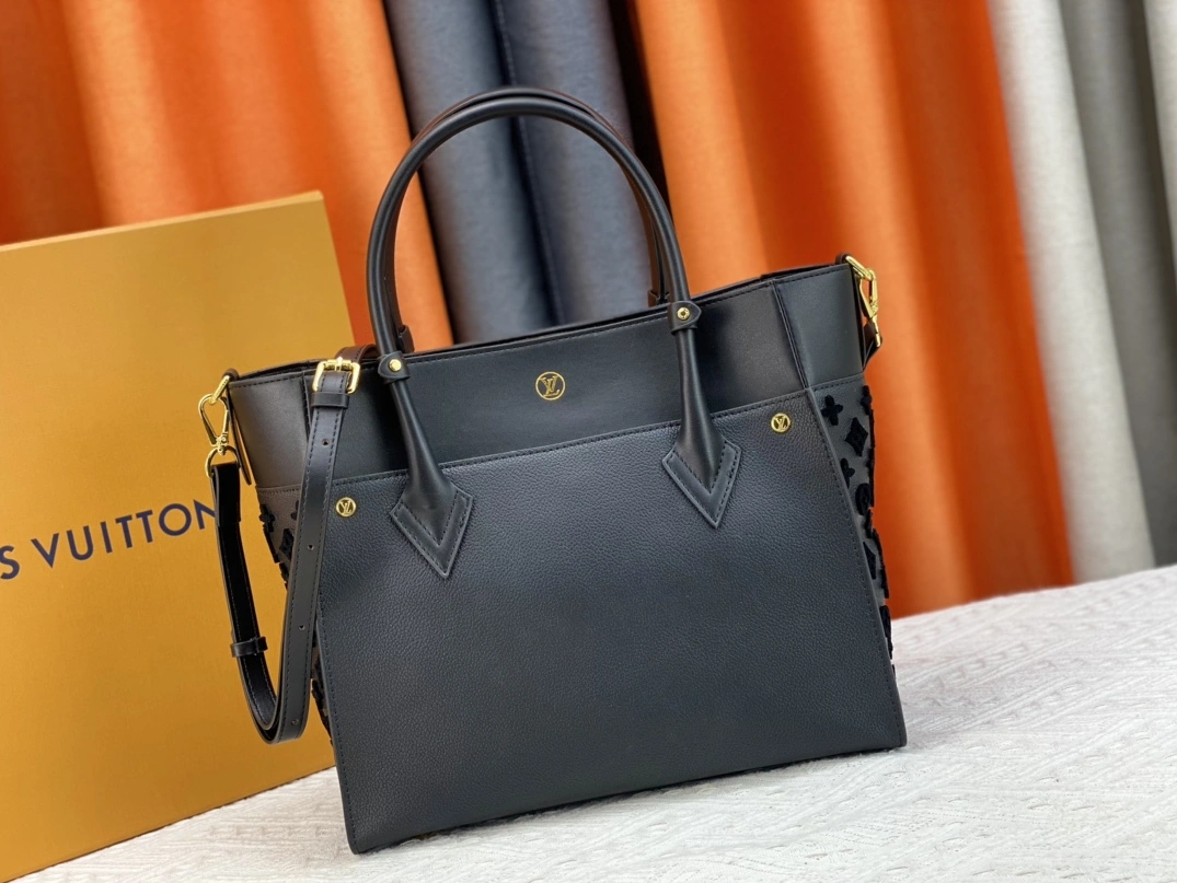 Louis Vuitton AAA Quality Handbags For Women WellDesigned 4127 - Image 4