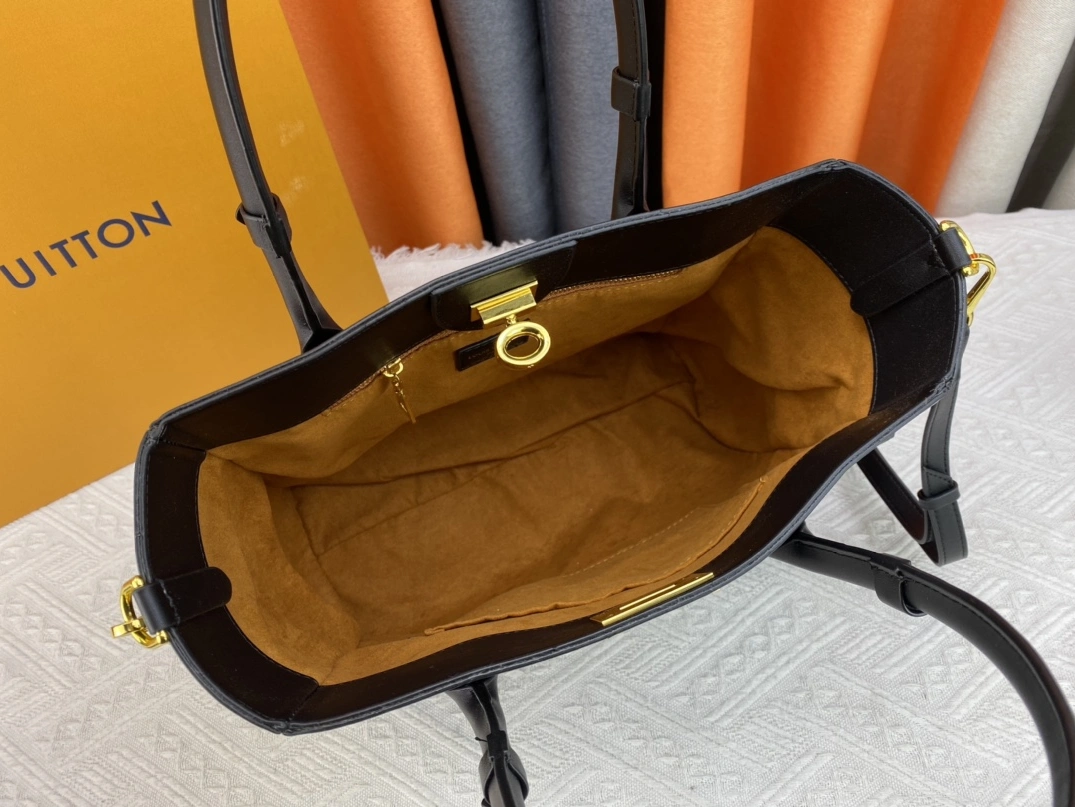 Louis Vuitton AAA Quality Handbags For Women WellDesigned 4127 - Image 7