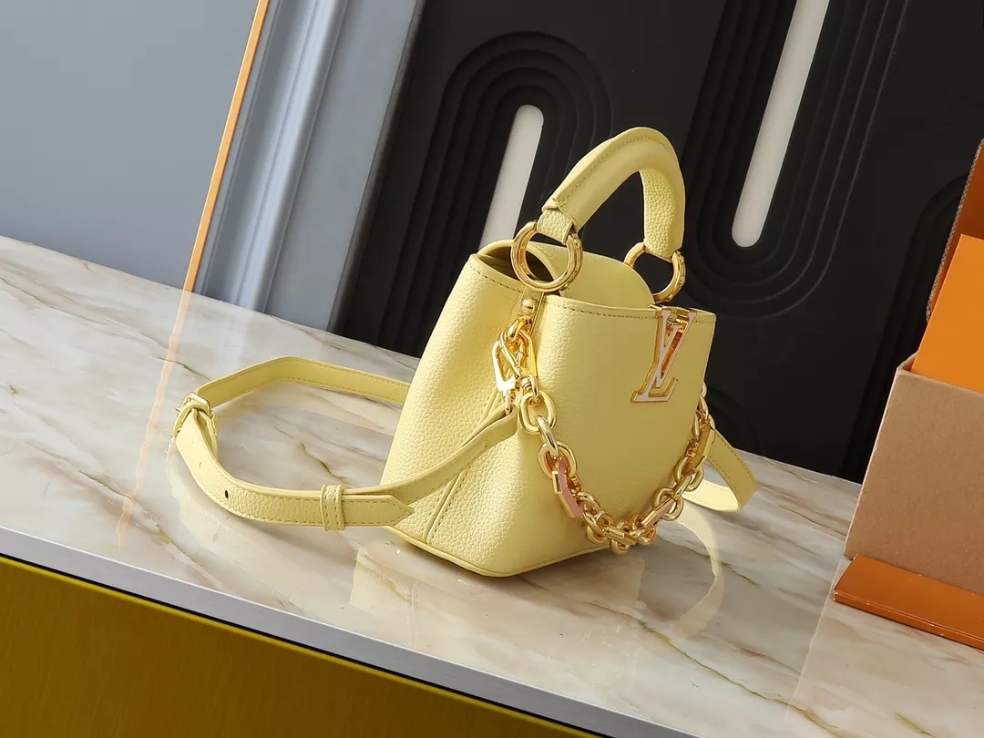 Louis Vuitton AAA Quality Messenger Bags For Unisex Affordable 3320