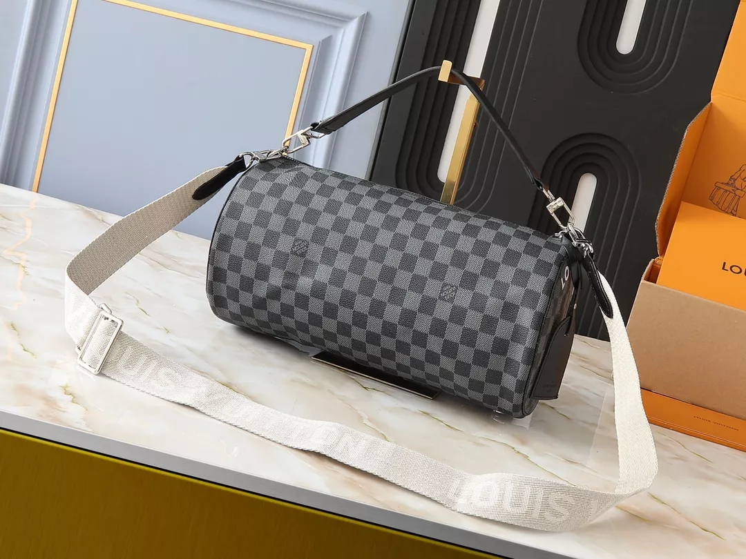 Louis Vuitton AAA Quality Messenger Bags For Unisex Durable 2423 - Image 3