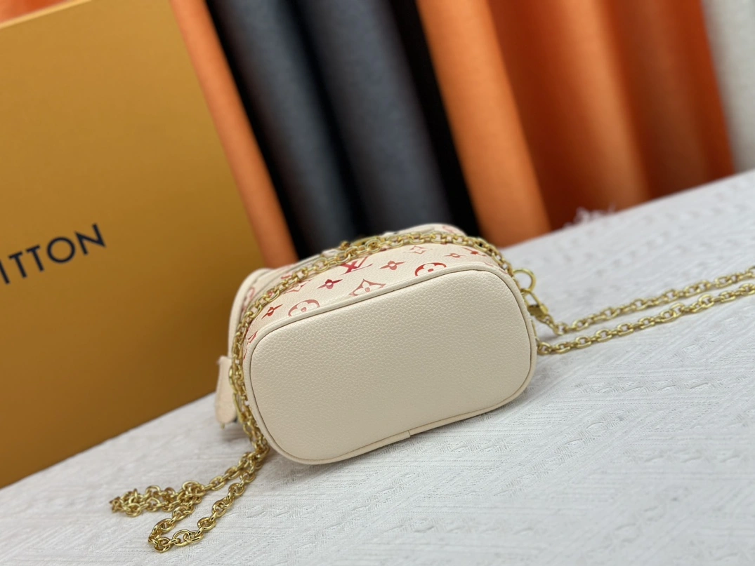 Louis Vuitton AAA Quality Messenger Bags For Women AllSeason 727 - Image 5