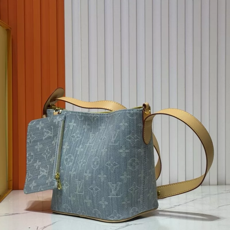 Louis Vuitton AAA Quality Messenger Bags For Women AllSeason 9654 - Image 3