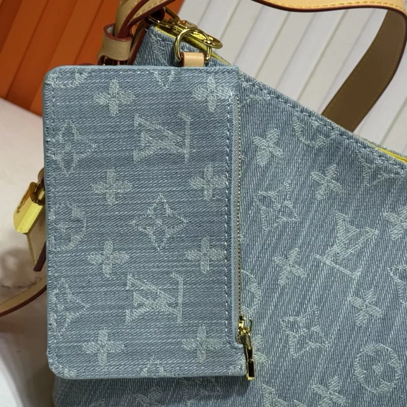 Louis Vuitton AAA Quality Messenger Bags For Women AllSeason 9654 - Image 7