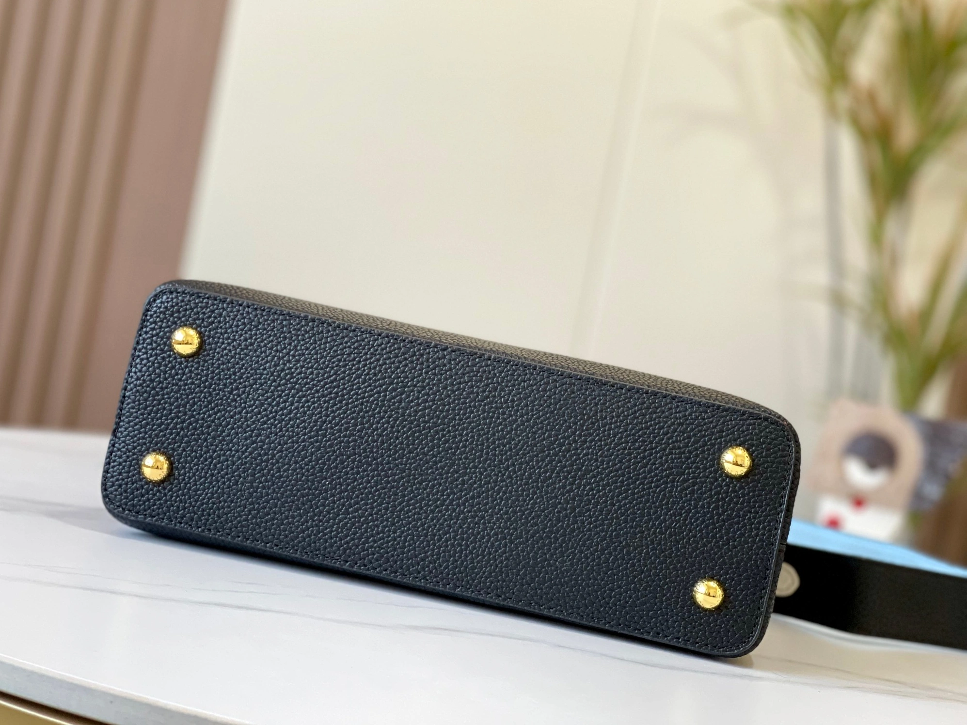 Louis Vuitton AAA Quality Messenger Bags For Women Breathable 9141 - Image 3