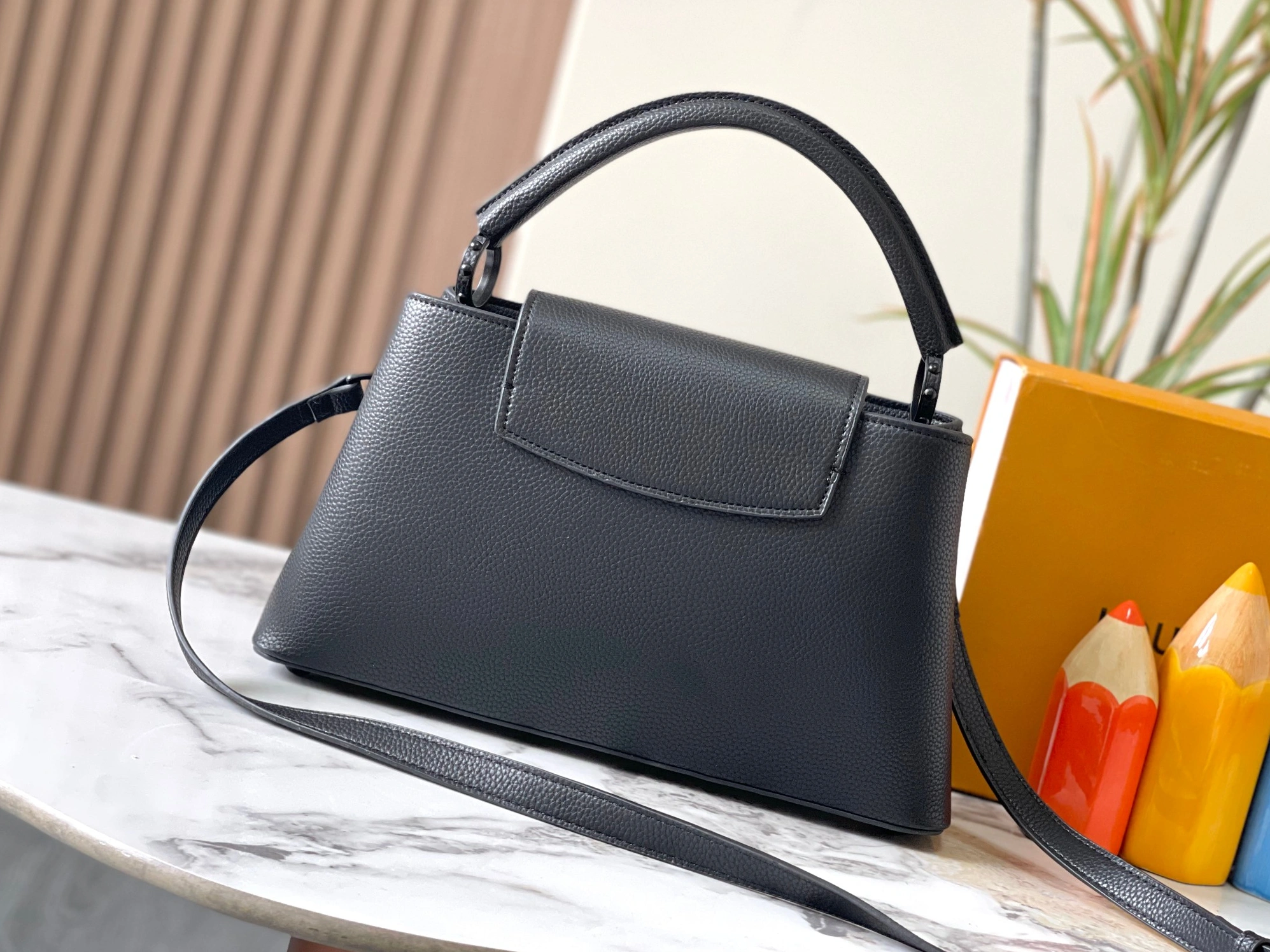 Louis Vuitton AAA Quality Messenger Bags For Women Cozy 223 - Image 3