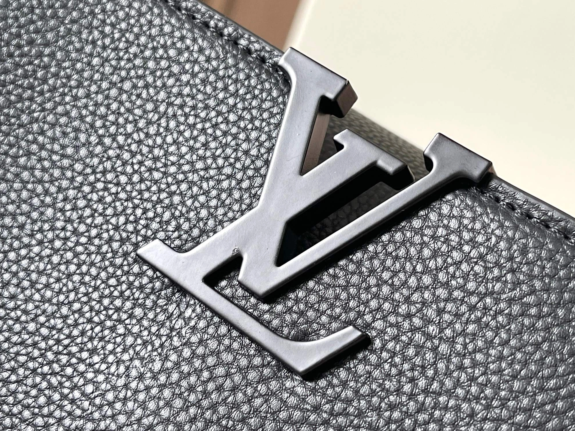 Louis Vuitton AAA Quality Messenger Bags For Women Cozy 223 - Image 5