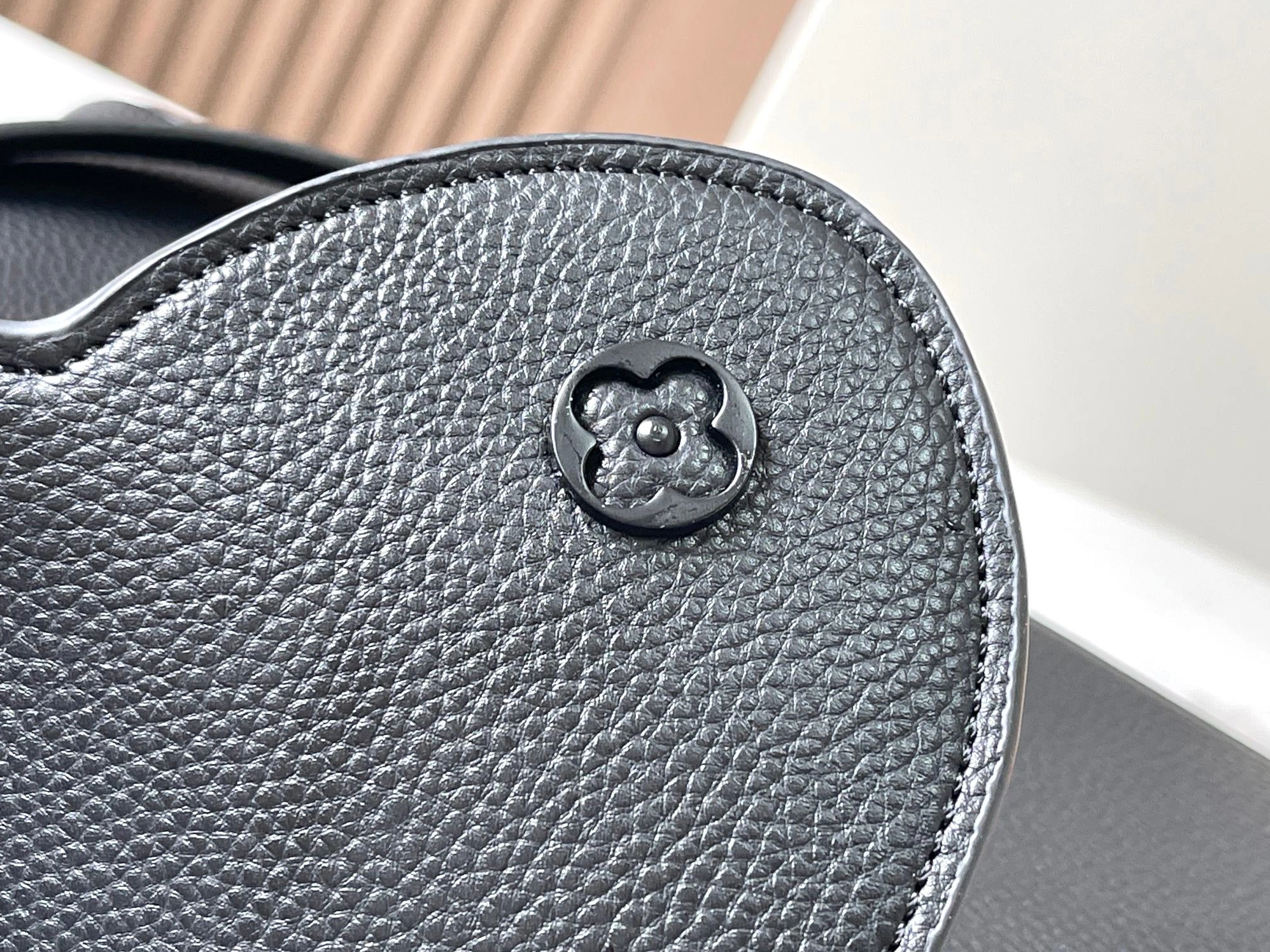 Louis Vuitton AAA Quality Messenger Bags For Women Cozy 223 - Image 7