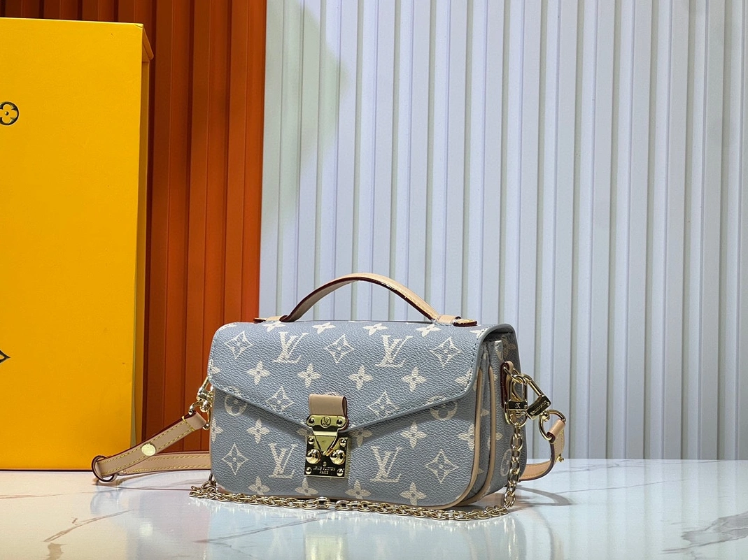 Louis Vuitton AAA Quality Messenger Bags For Women Cozy 2599 - Image 3