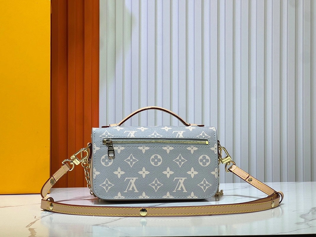 Louis Vuitton AAA Quality Messenger Bags For Women Cozy 2599 - Image 6