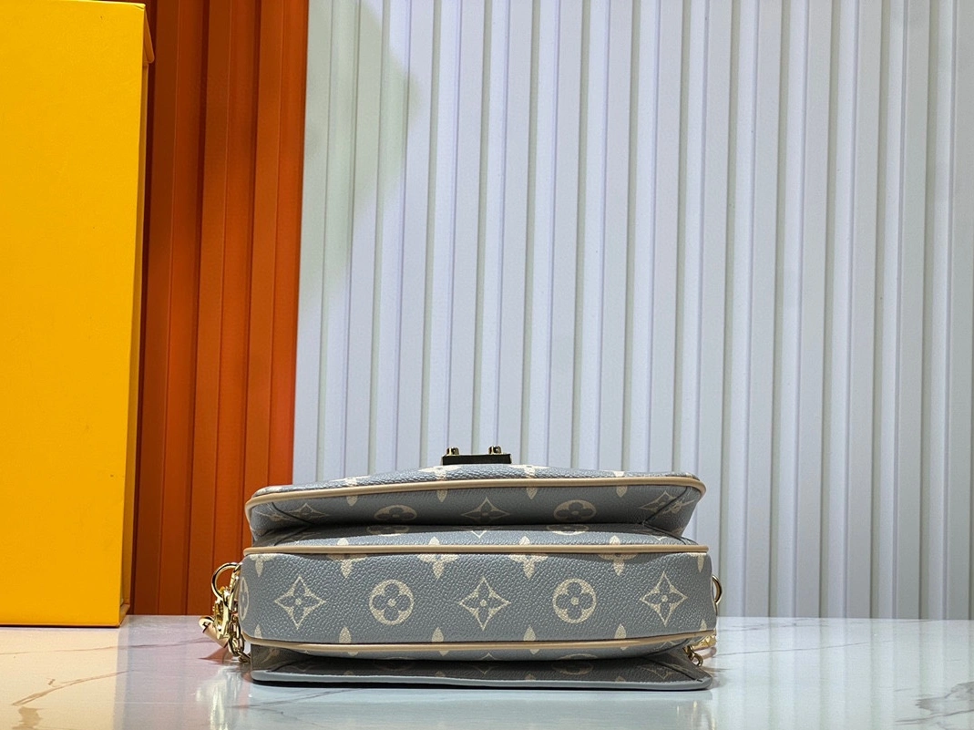 Louis Vuitton AAA Quality Messenger Bags For Women Cozy 2599 - Image 7