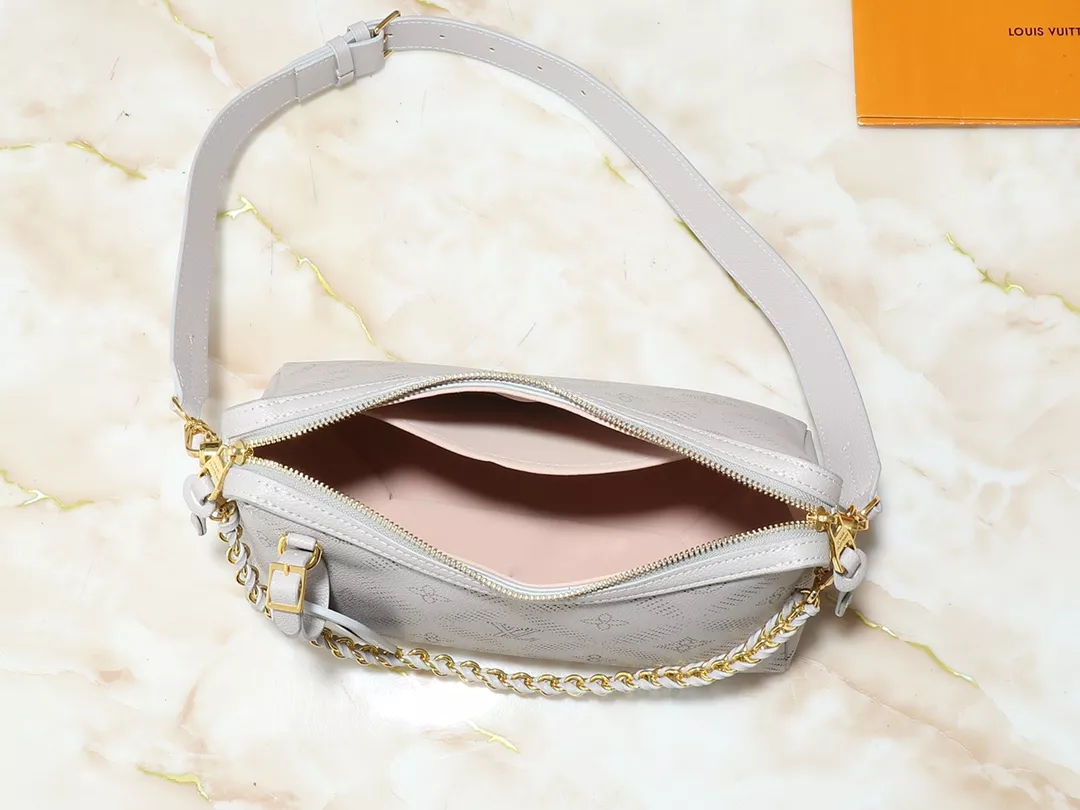 Louis Vuitton AAA Quality Messenger Bags For Women EasyMatch 6137 - Image 8