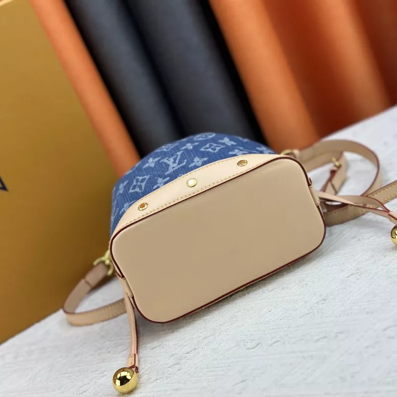 Louis Vuitton AAA Quality Messenger Bags For Women Elegant 7148 - Image 5