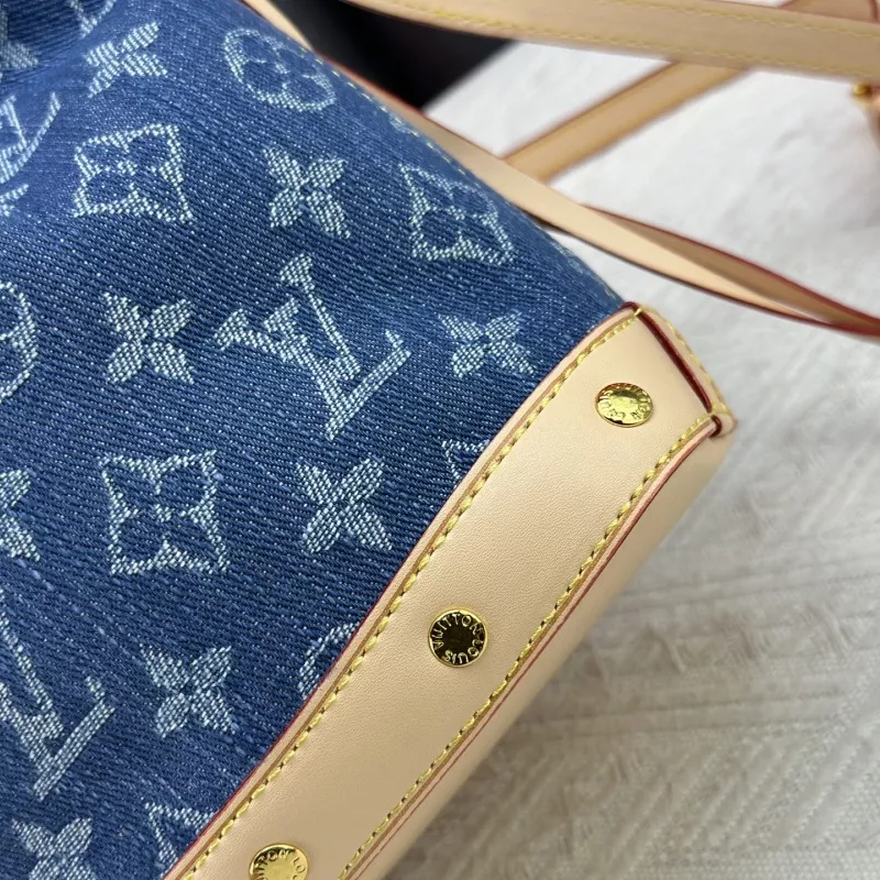 Louis Vuitton AAA Quality Messenger Bags For Women Elegant 7148 - Image 7