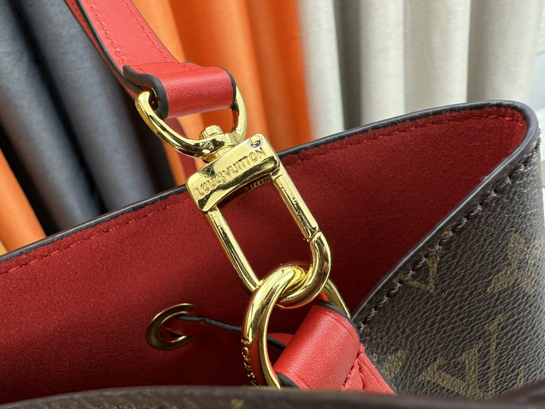 Louis Vuitton AAA Quality Messenger Bags For Women EyeCatching 7670 - Image 5