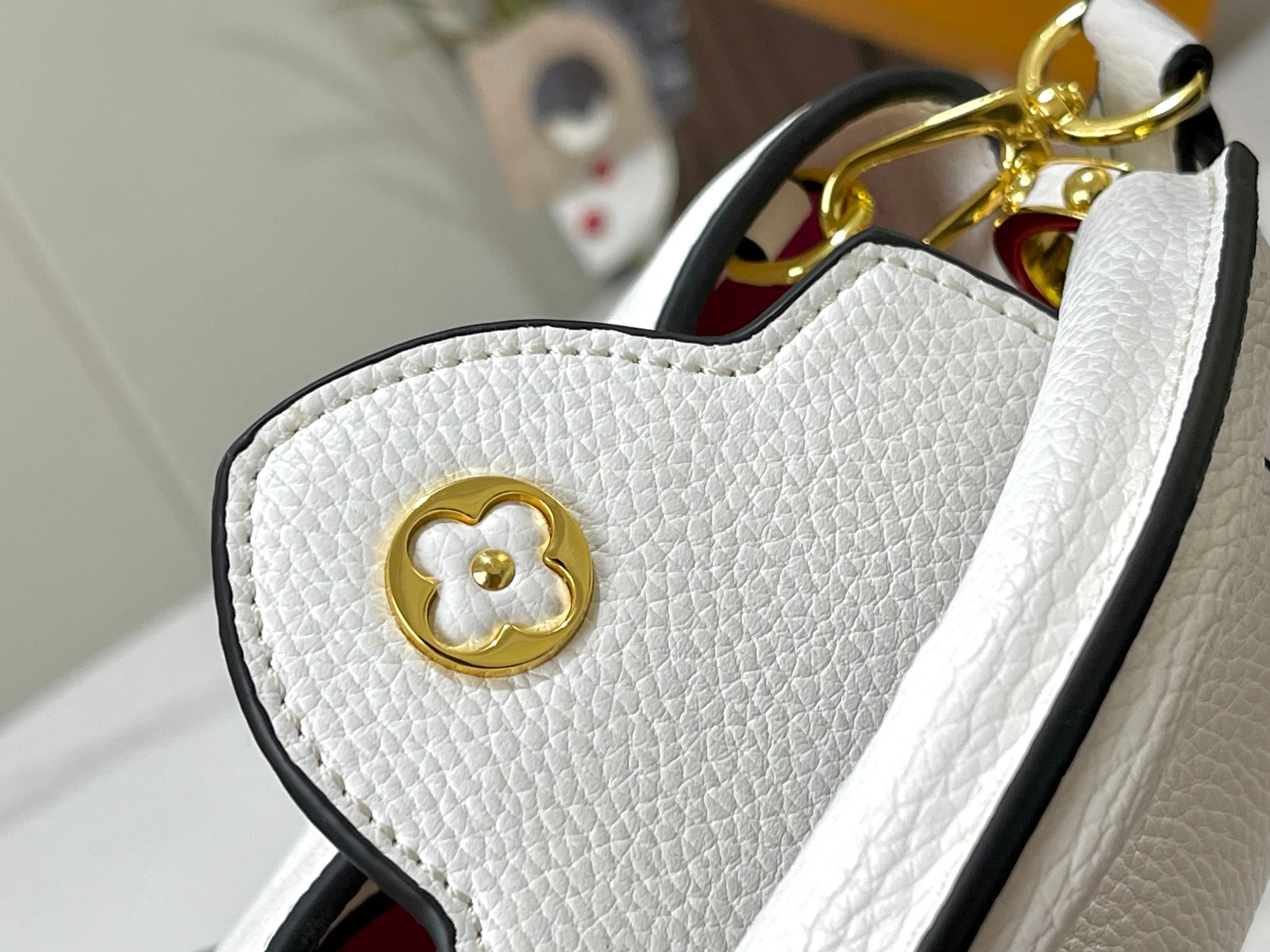 Louis Vuitton AAA Quality Messenger Bags For Women Flexible 2307 - Image 7