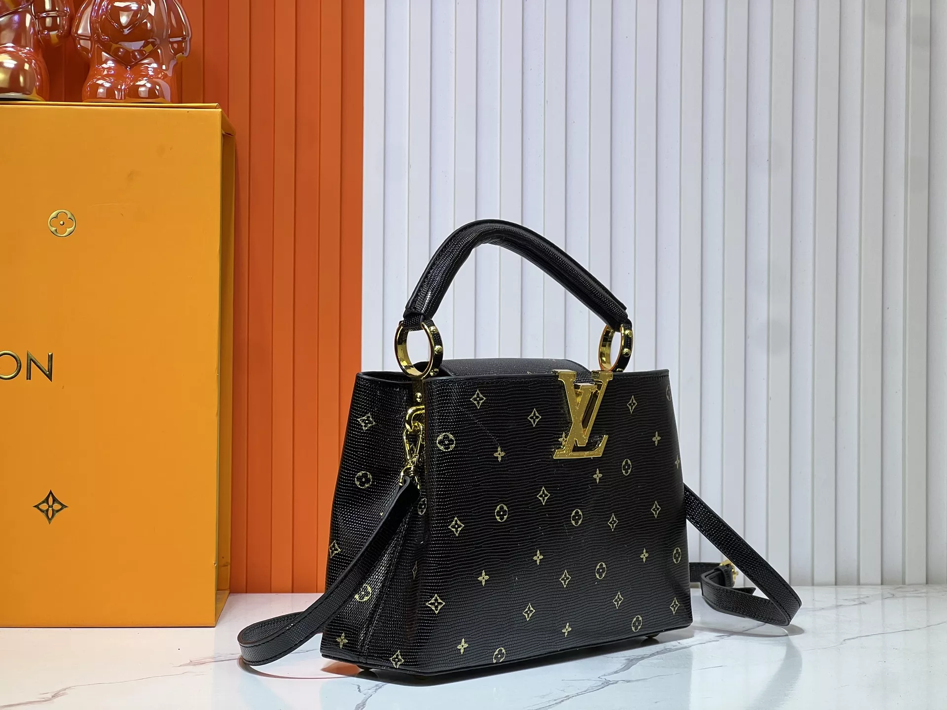 Louis Vuitton AAA Quality Messenger Bags For Women Lightweight 2516