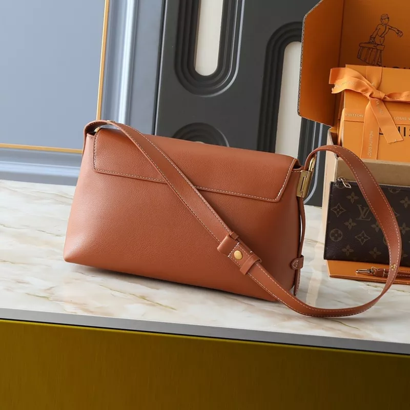 Louis Vuitton AAA Quality Messenger Bags For Women Minimalist 9936 - Image 3