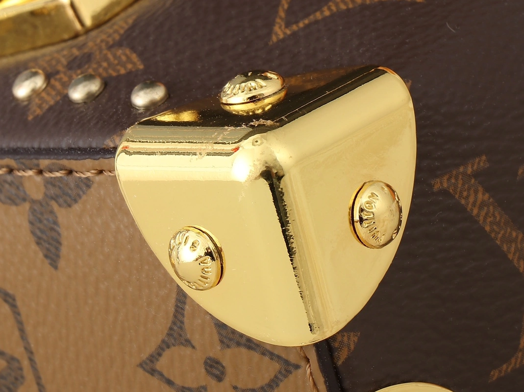 Louis Vuitton AAA Quality Messenger Bags For Women Modern 8818 - Image 6