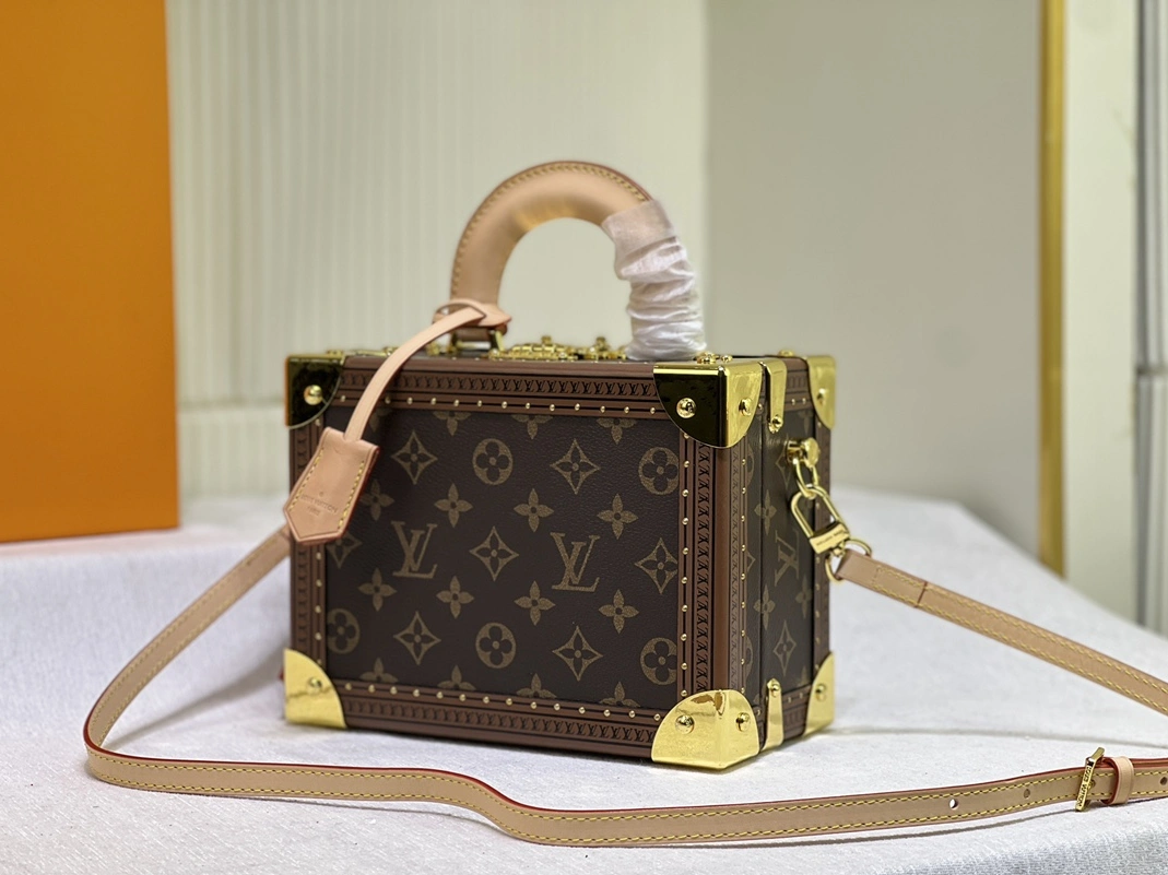 Louis Vuitton AAA Quality Messenger Bags For Women NewStyle 6372 - Image 3