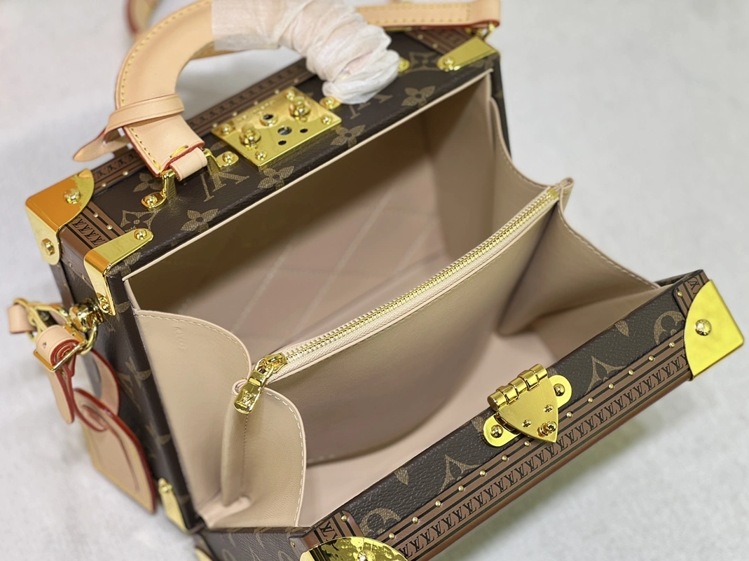 Louis Vuitton AAA Quality Messenger Bags For Women NewStyle 6372 - Image 8