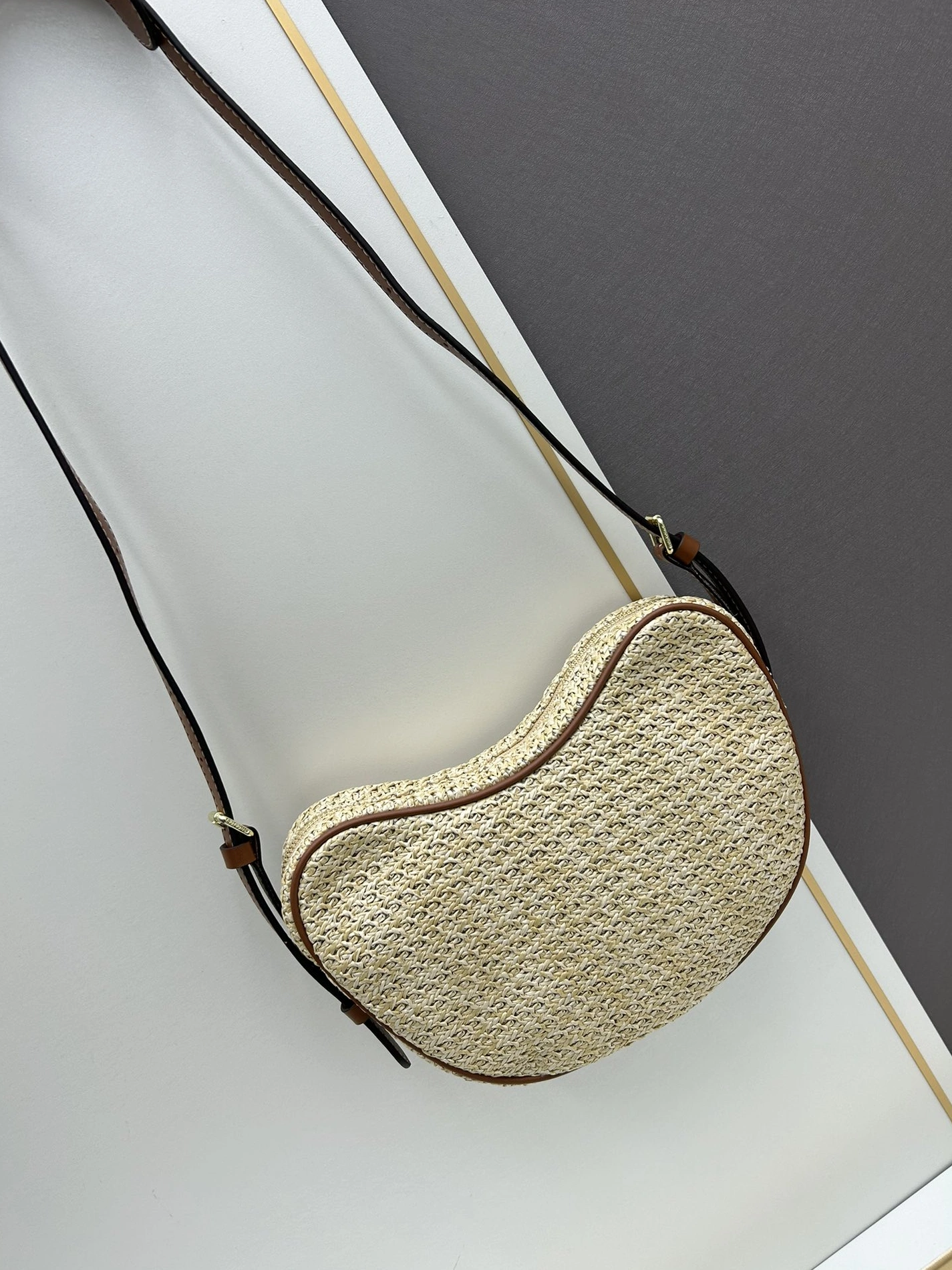 Louis Vuitton AAA Quality Messenger Bags For Women Sophisticated 603