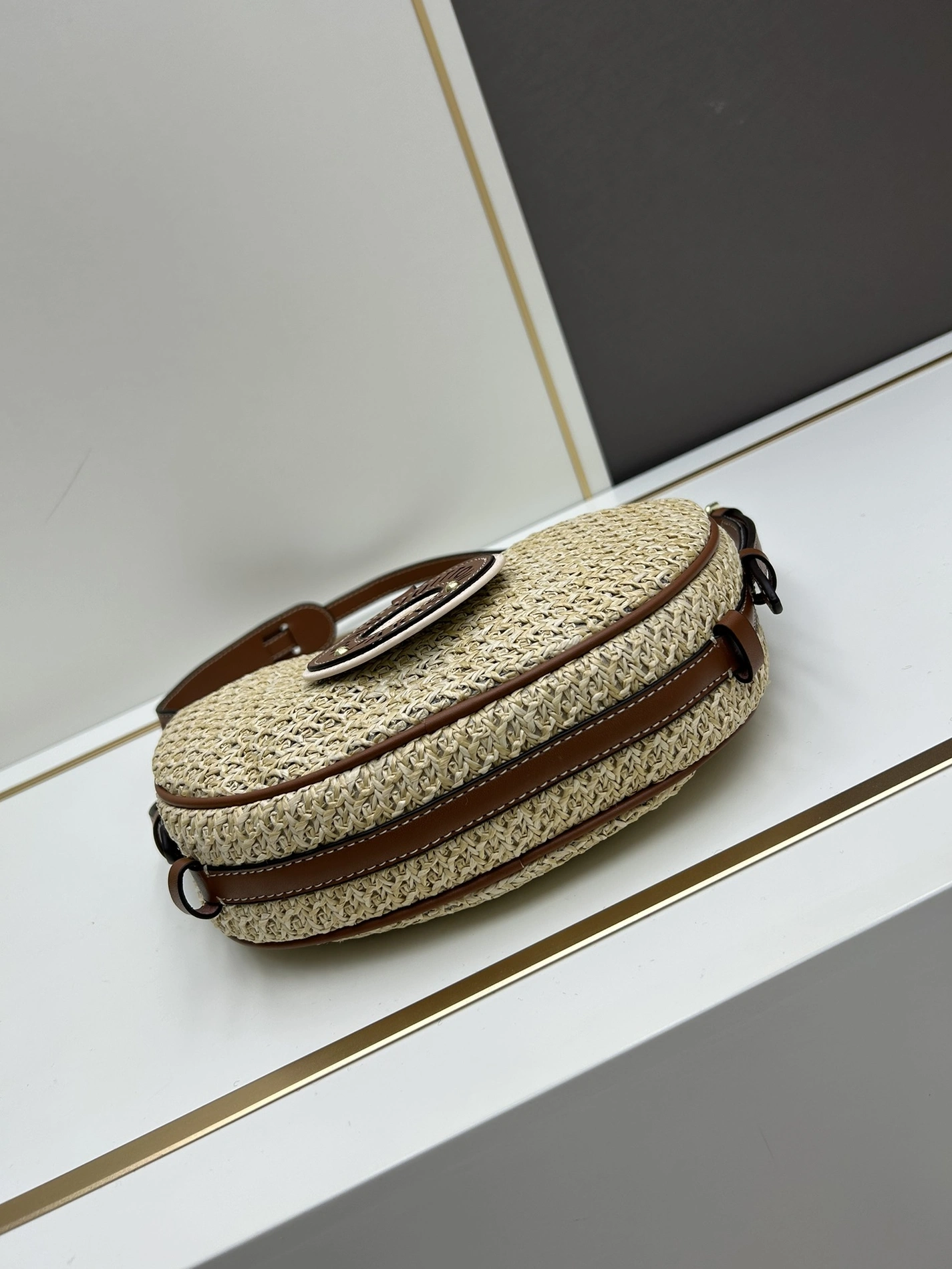 Louis Vuitton AAA Quality Messenger Bags For Women Sophisticated 603 - Image 5