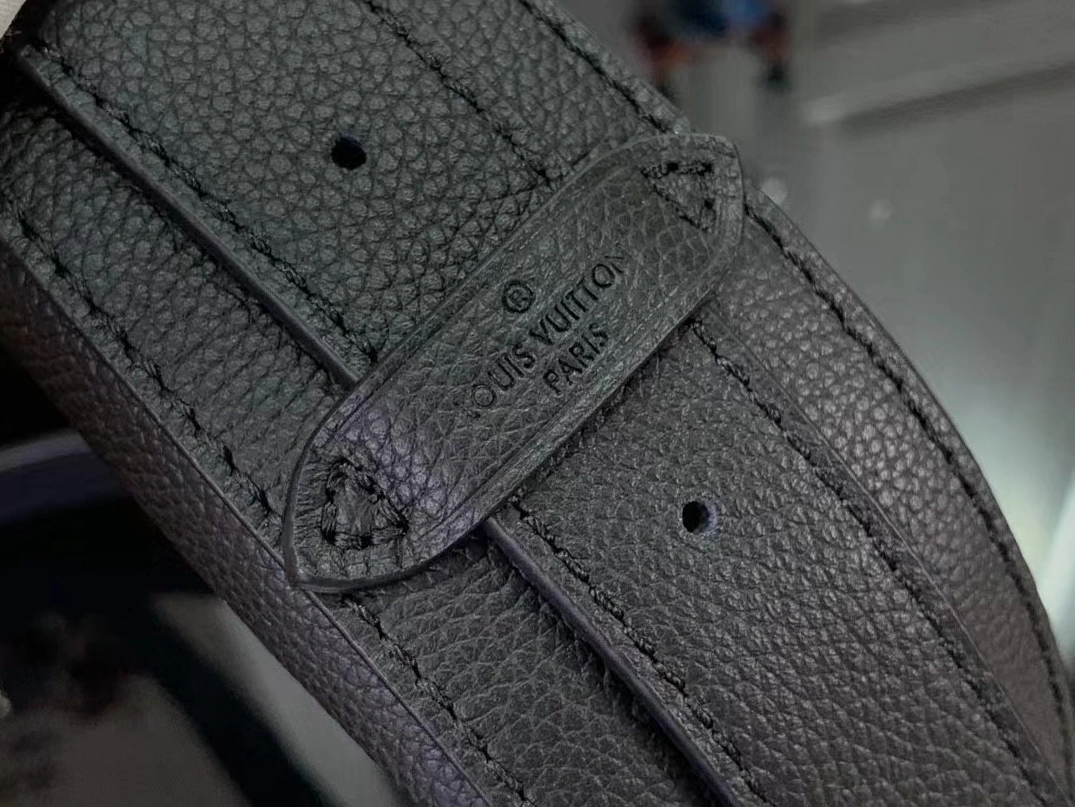 Louis Vuitton AAA Quality Messenger Bags For Women Sophisticated 7085 - Image 6