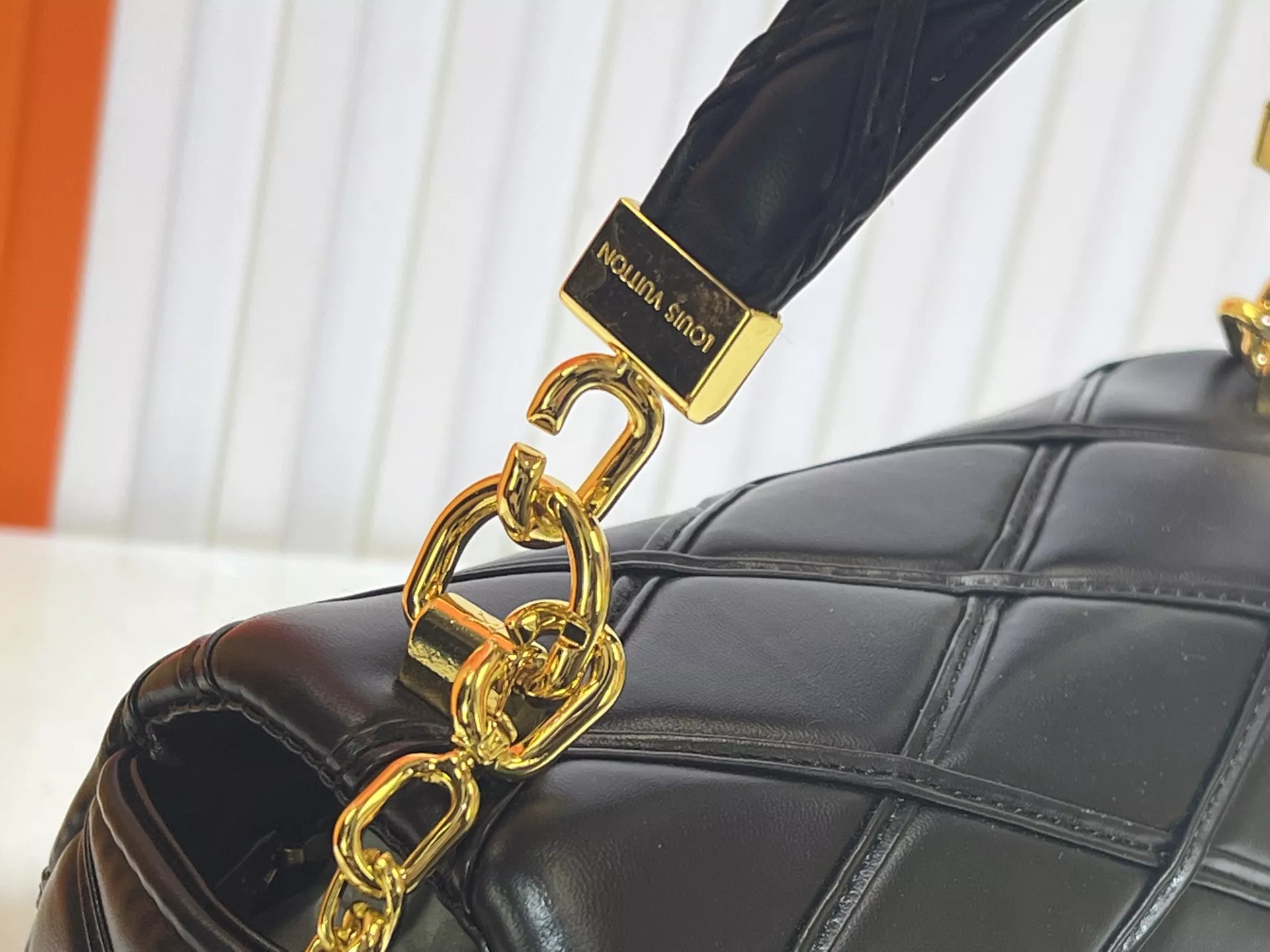 Louis Vuitton AAA Quality Messenger Bags For Women Sophisticated 7822 - Image 4