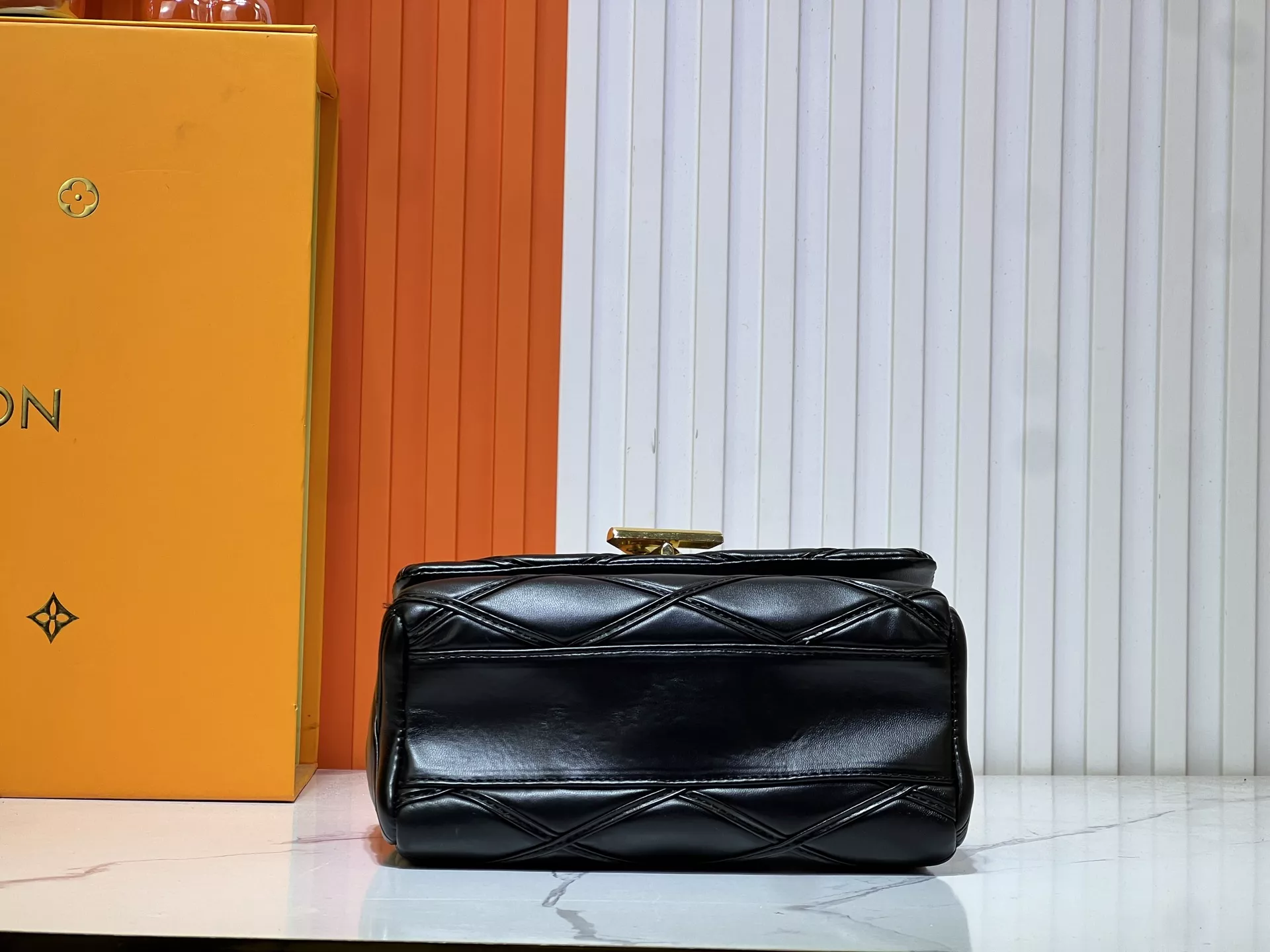 Louis Vuitton AAA Quality Messenger Bags For Women Sophisticated 7822 - Image 6