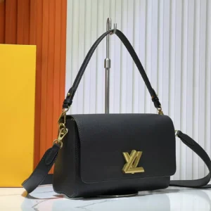 Louis Vuitton AAA Quality Messenger Bags For Women SportInspired 142